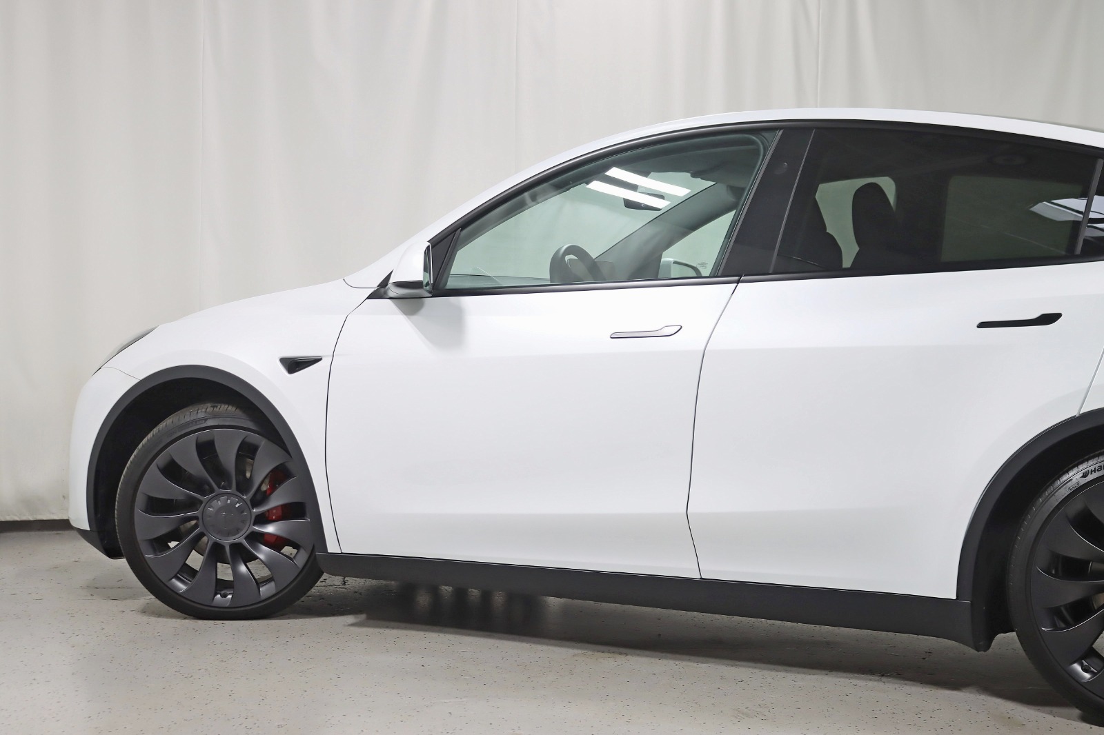 2025 TESLA MODEL Y - Image 12