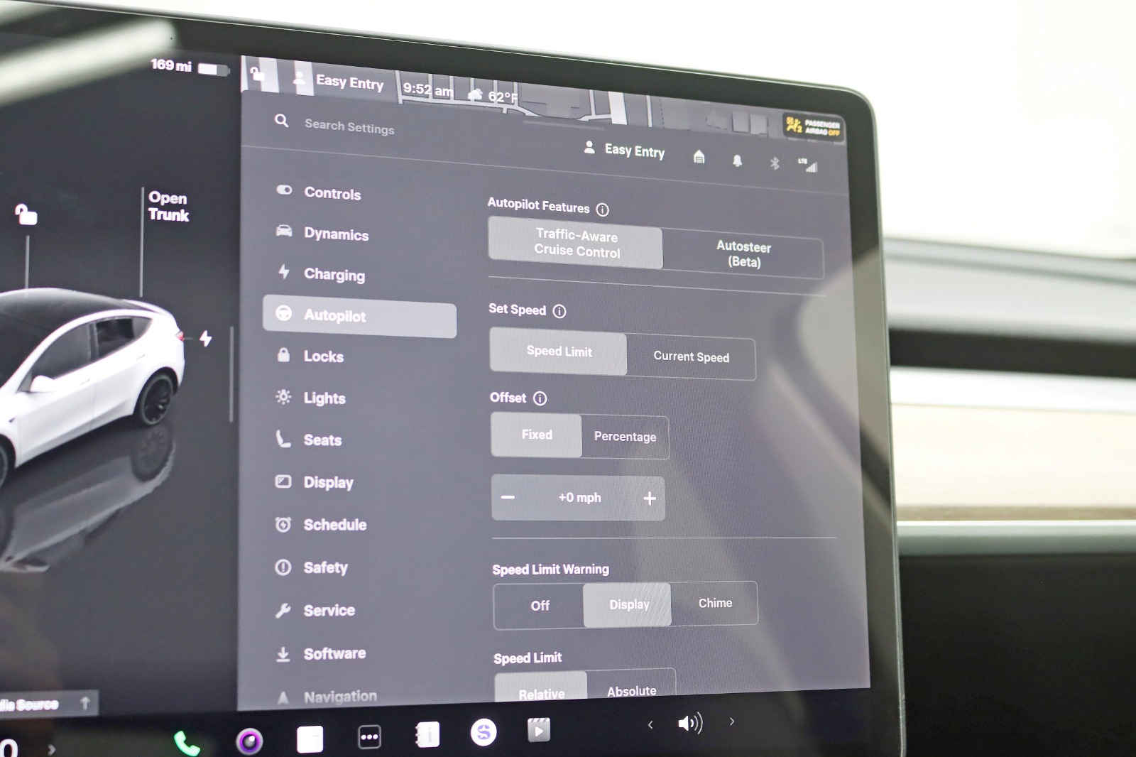 2025 TESLA MODEL Y - Image 24