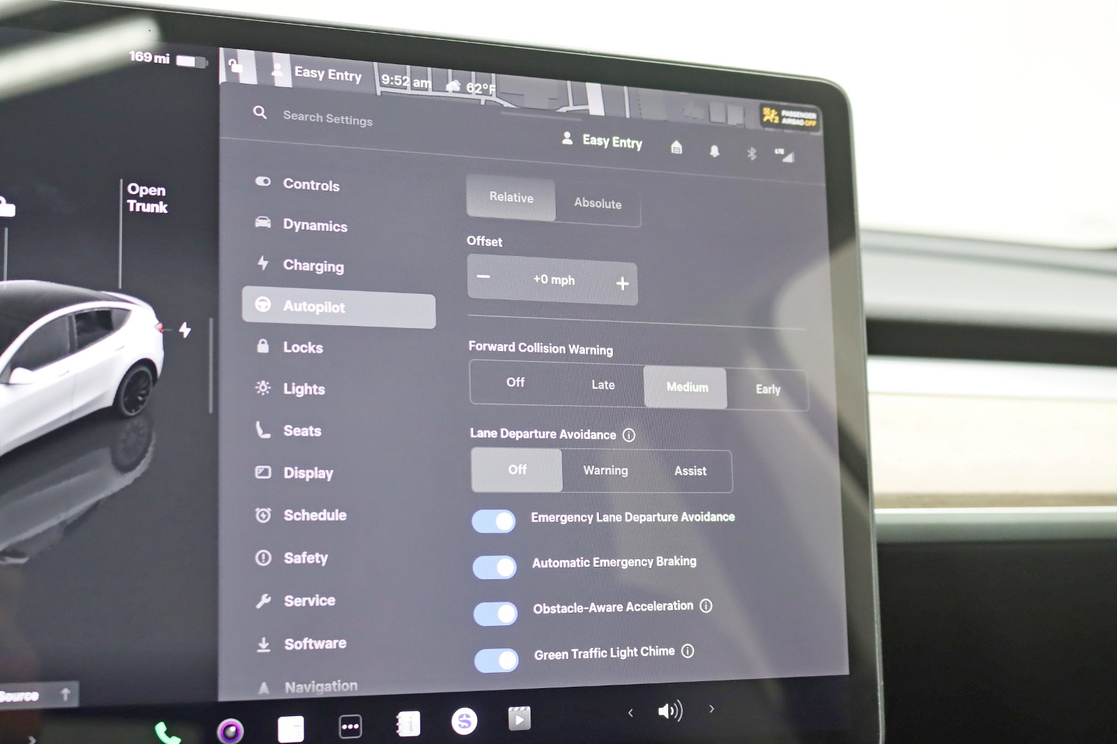 2025 TESLA MODEL Y - Image 25