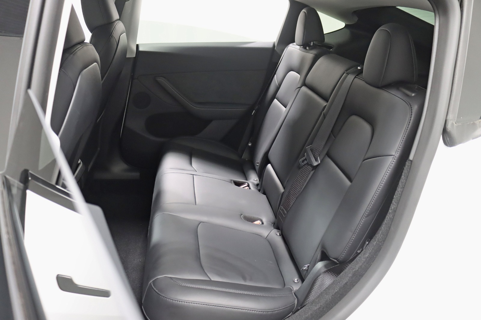 2025 TESLA MODEL Y - Image 30