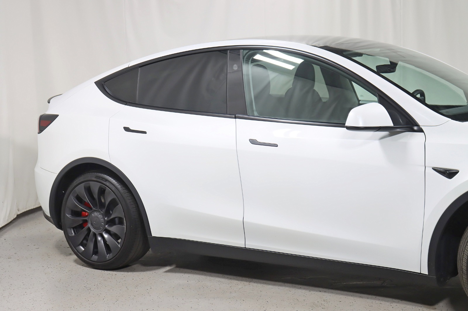 2025 TESLA MODEL Y - Image 4
