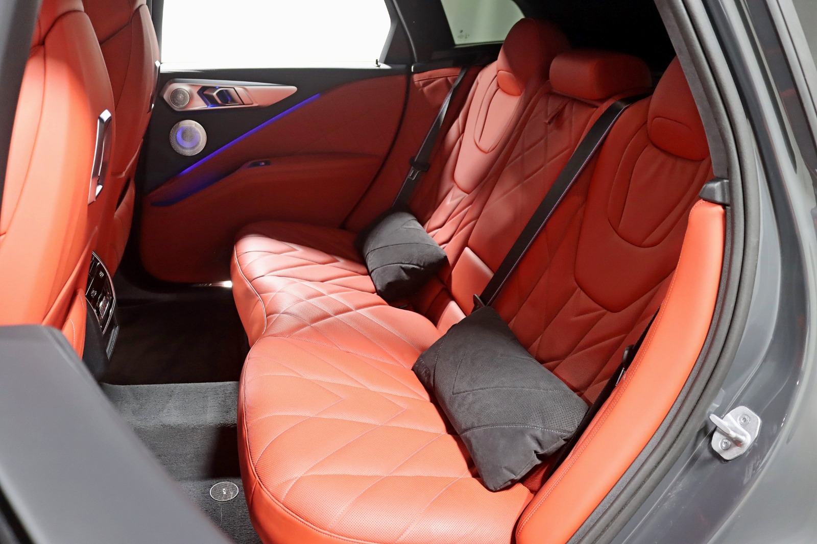 2023 BMW XM BOWERS WILKINS - Image 34