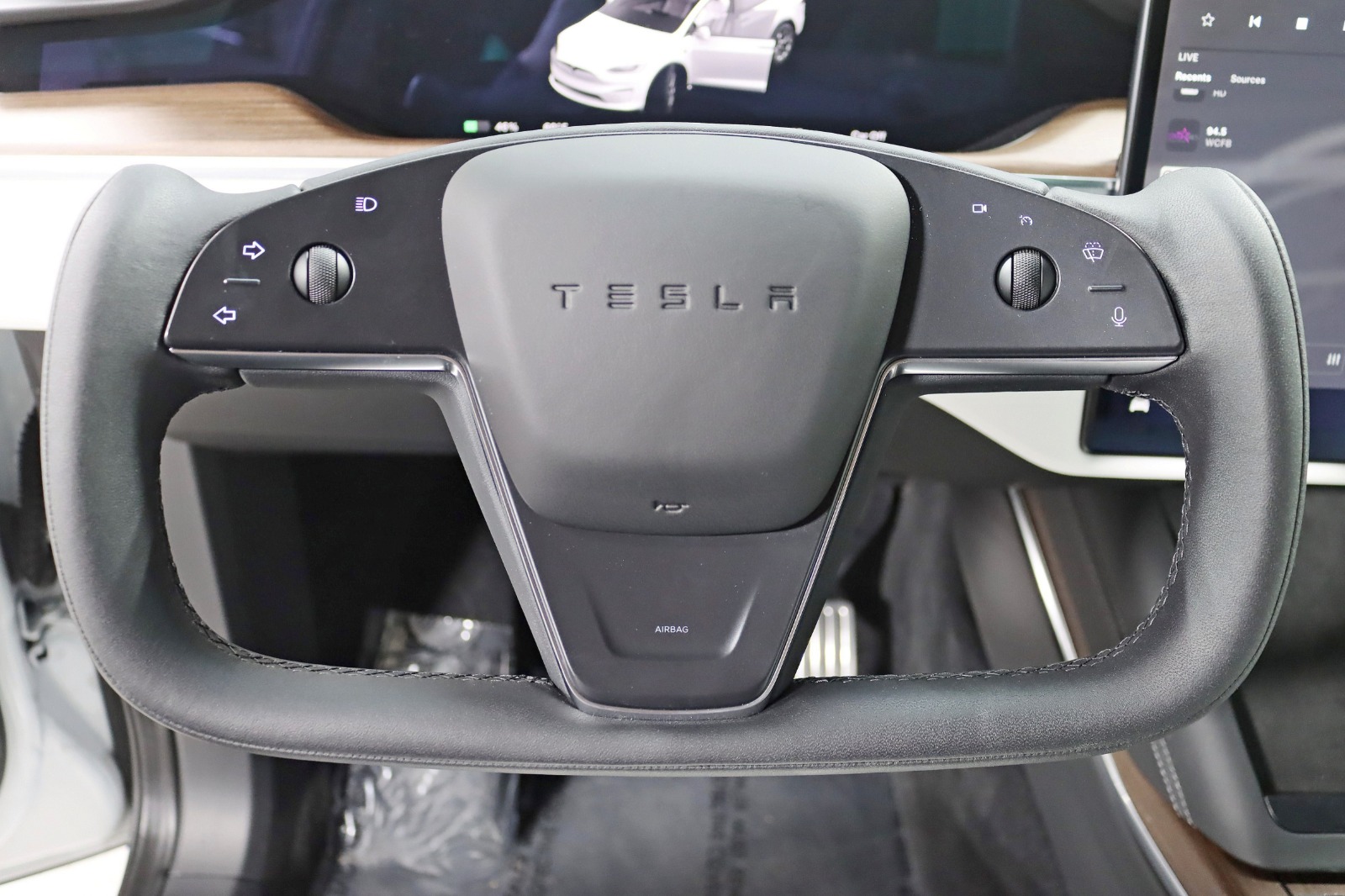 2023 TESLA MODEL X - Image 17