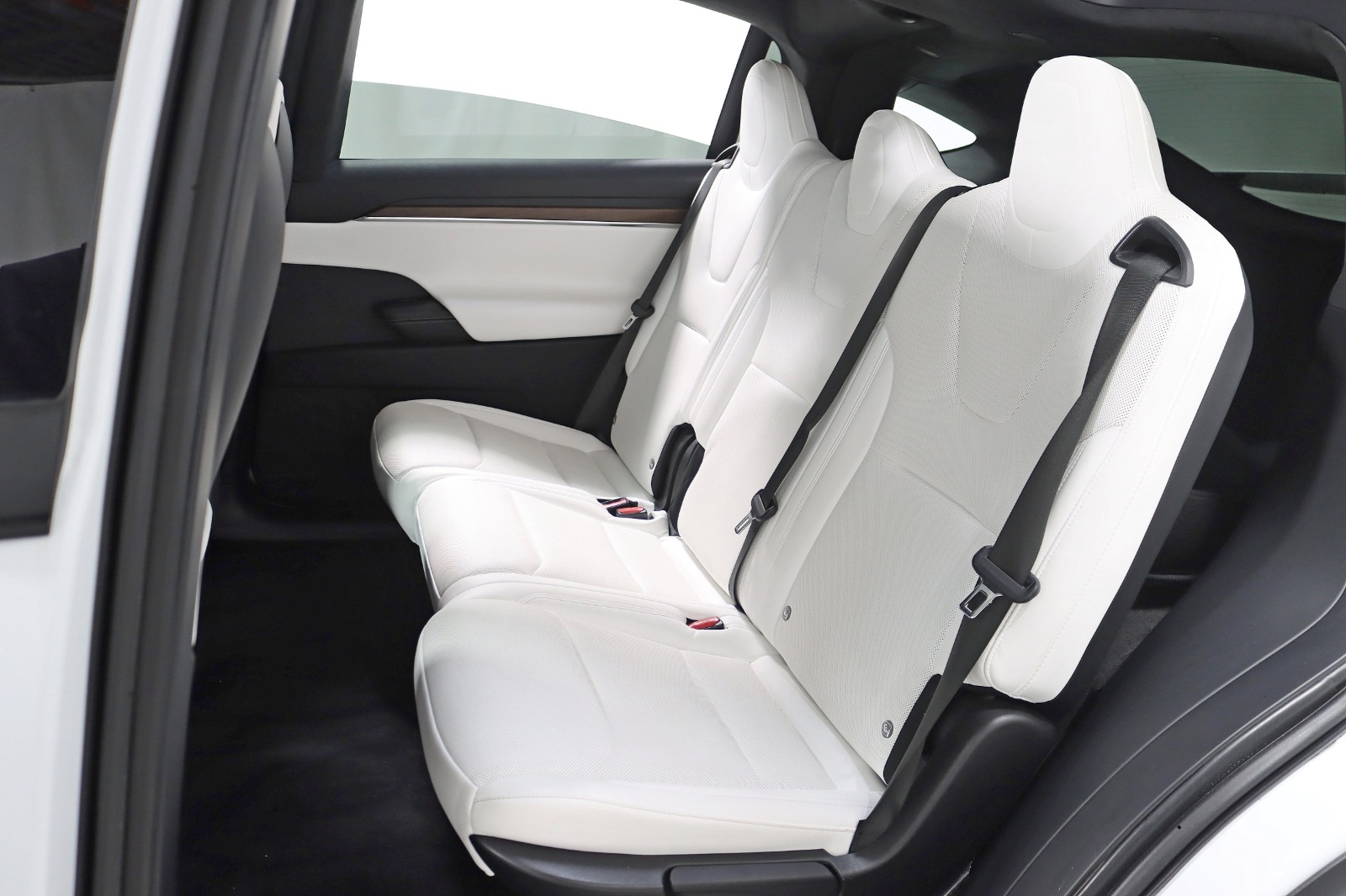 2023 TESLA MODEL X - Image 31