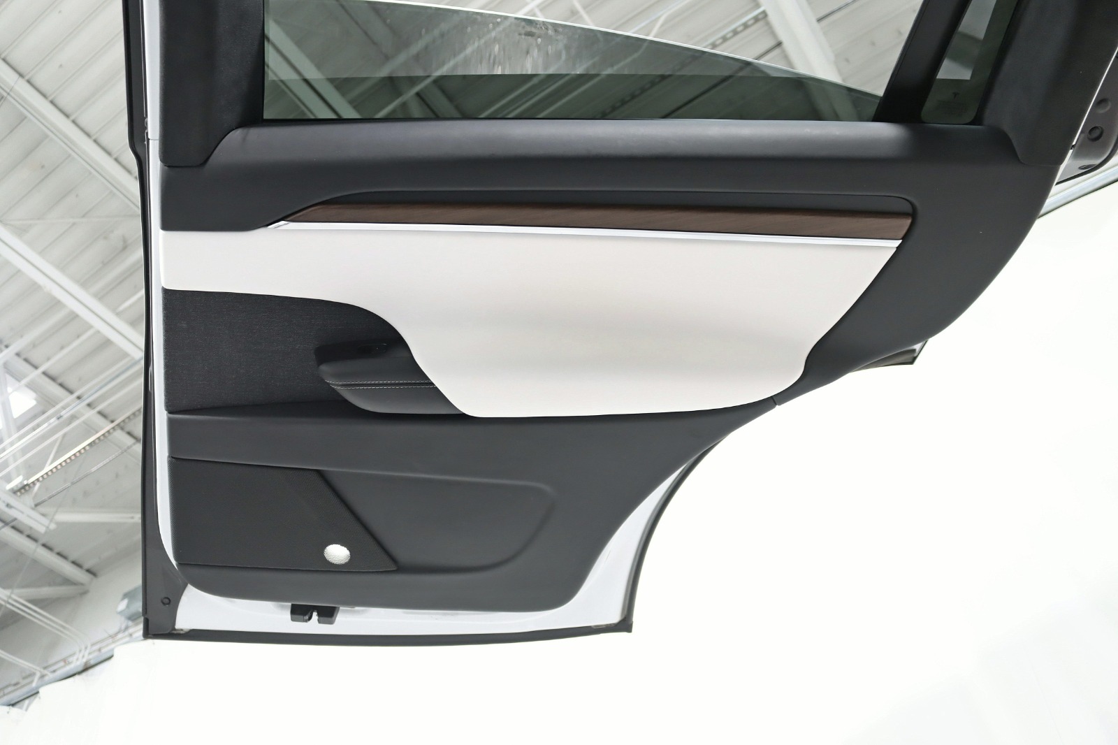 2023 TESLA MODEL X - Image 37