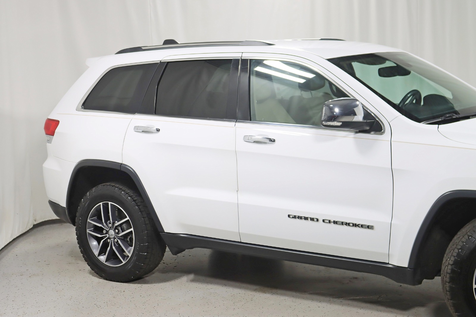 2018 JEEP GRAND CHEROKEE - Image 4
