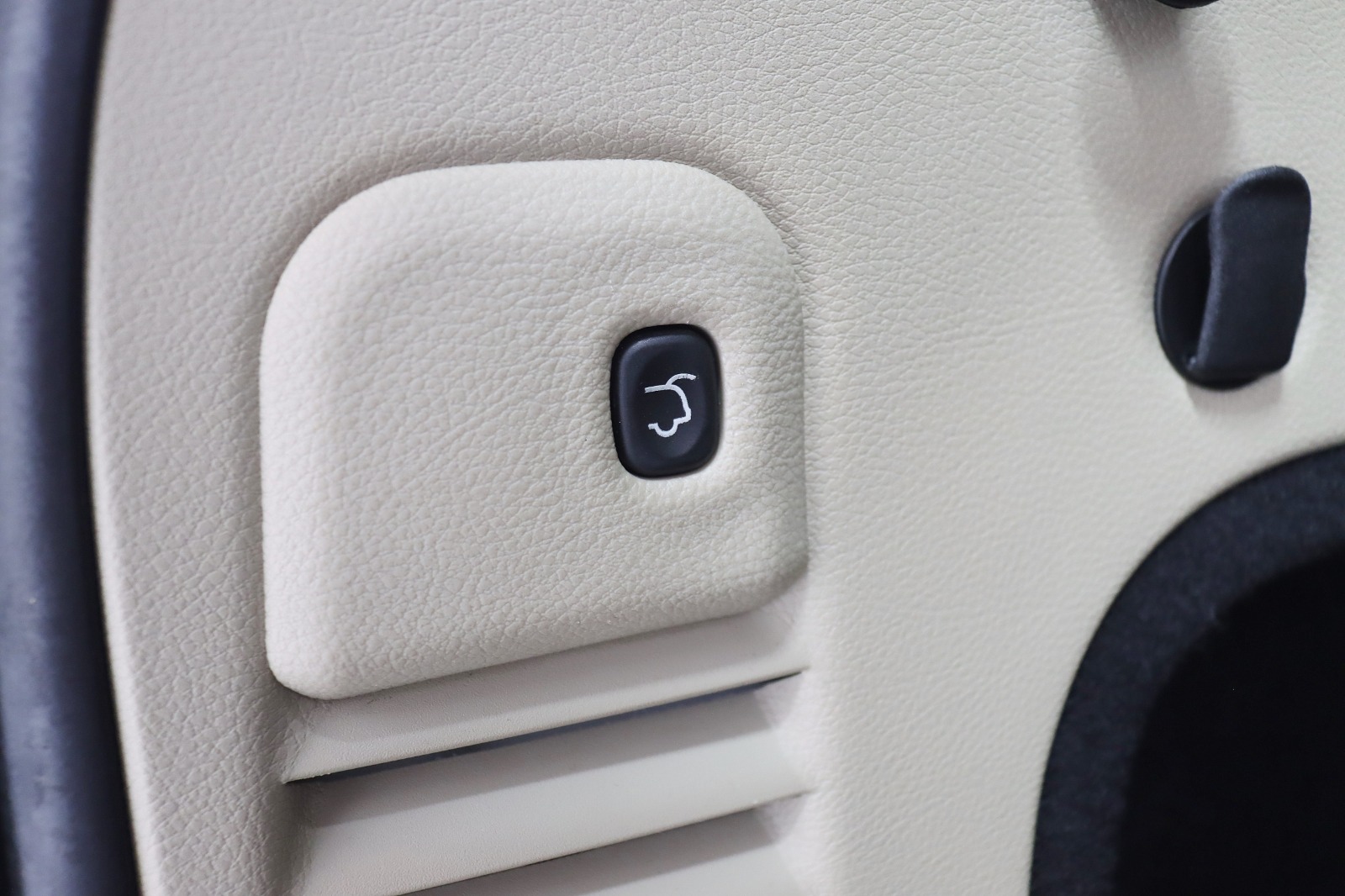 2018 JEEP GRAND CHEROKEE - Image 38