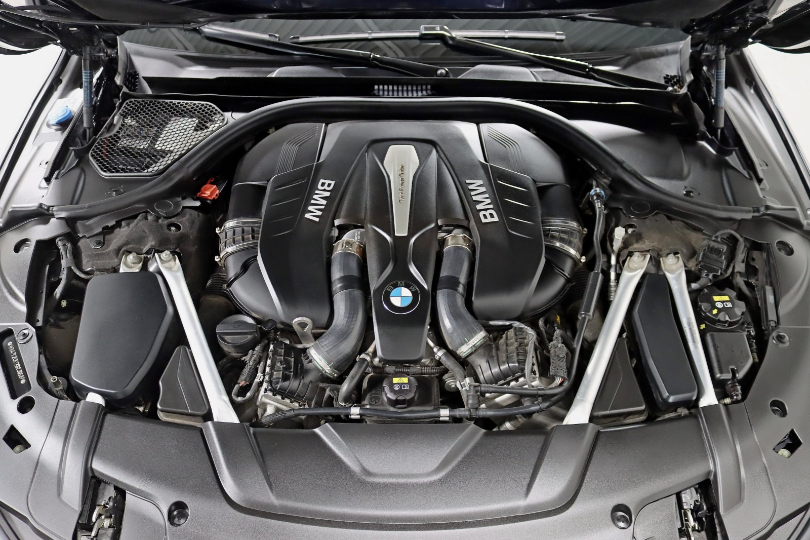 2019 BMW 750I, B7 - Image 39