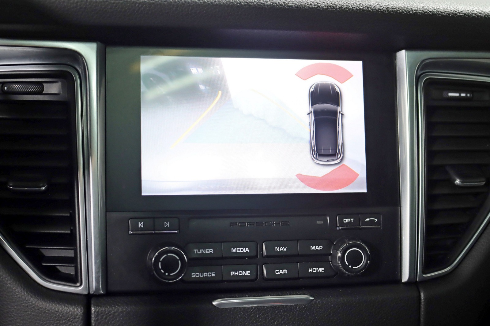 2018 PORSCHE MACAN - Image 19