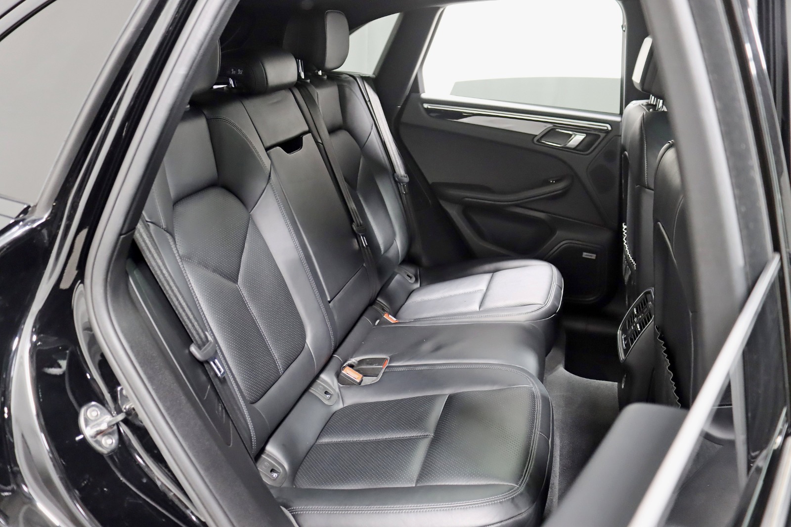 2018 PORSCHE MACAN - Image 27