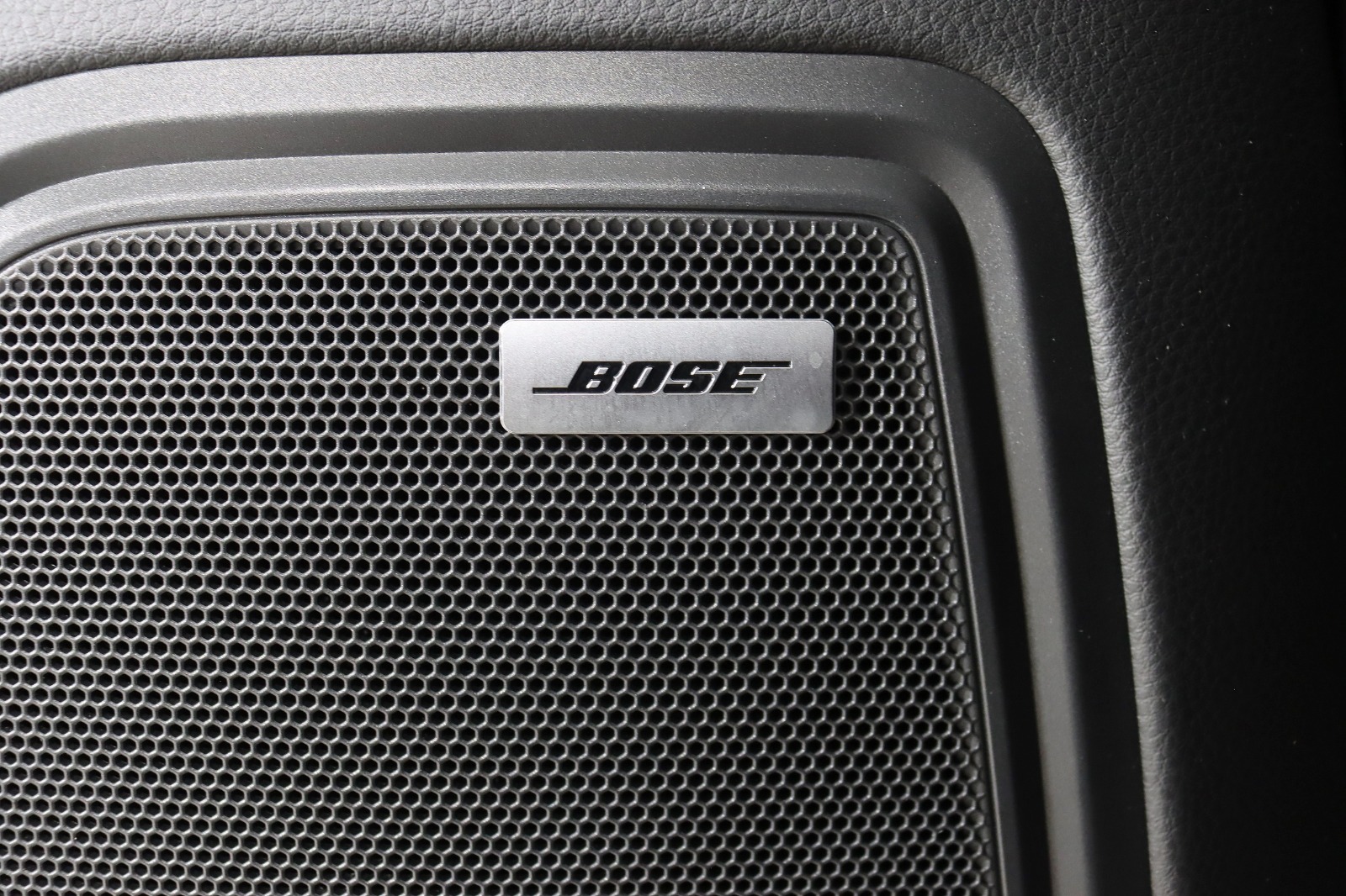 2018 PORSCHE MACAN - Image 30