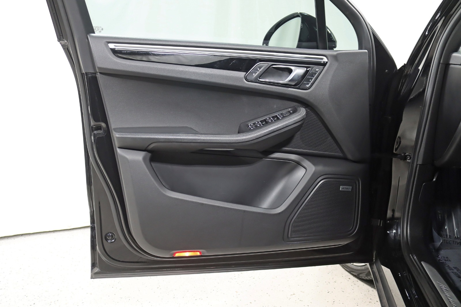 2018 PORSCHE MACAN - Image 31