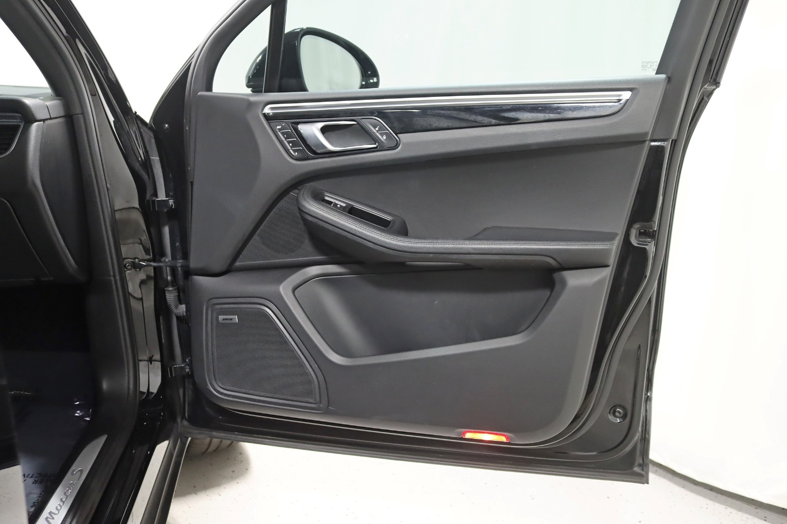 2018 PORSCHE MACAN - Image 32