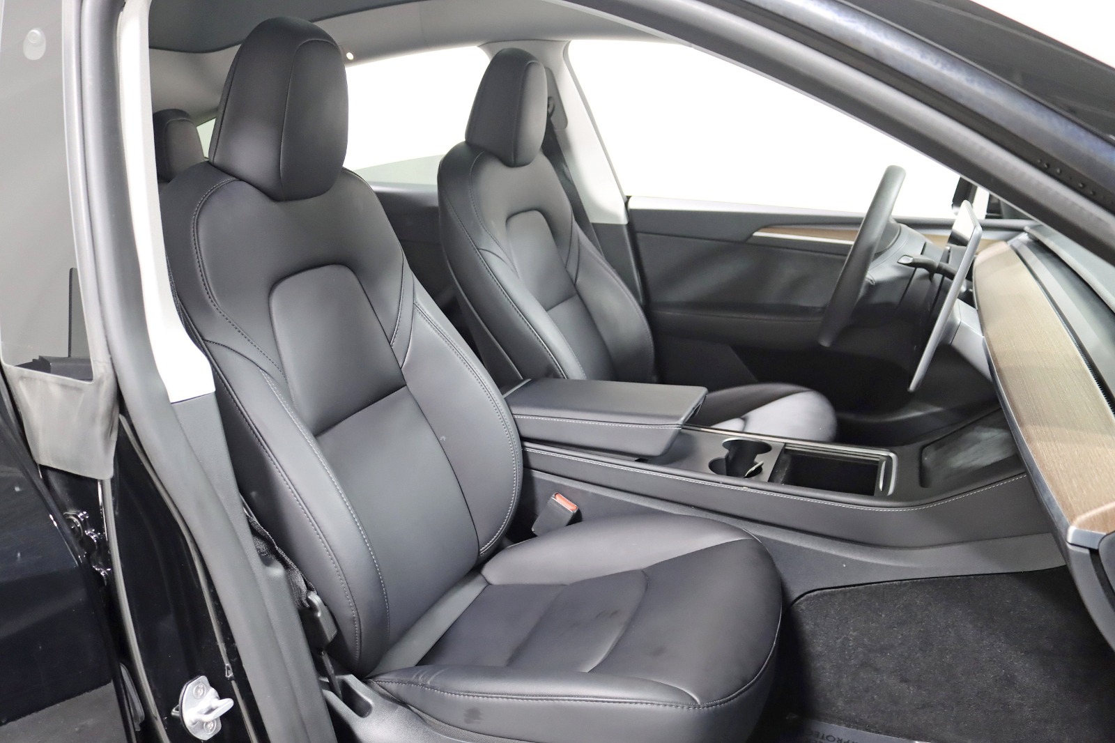 2024 TESLA MODEL Y - Image 29