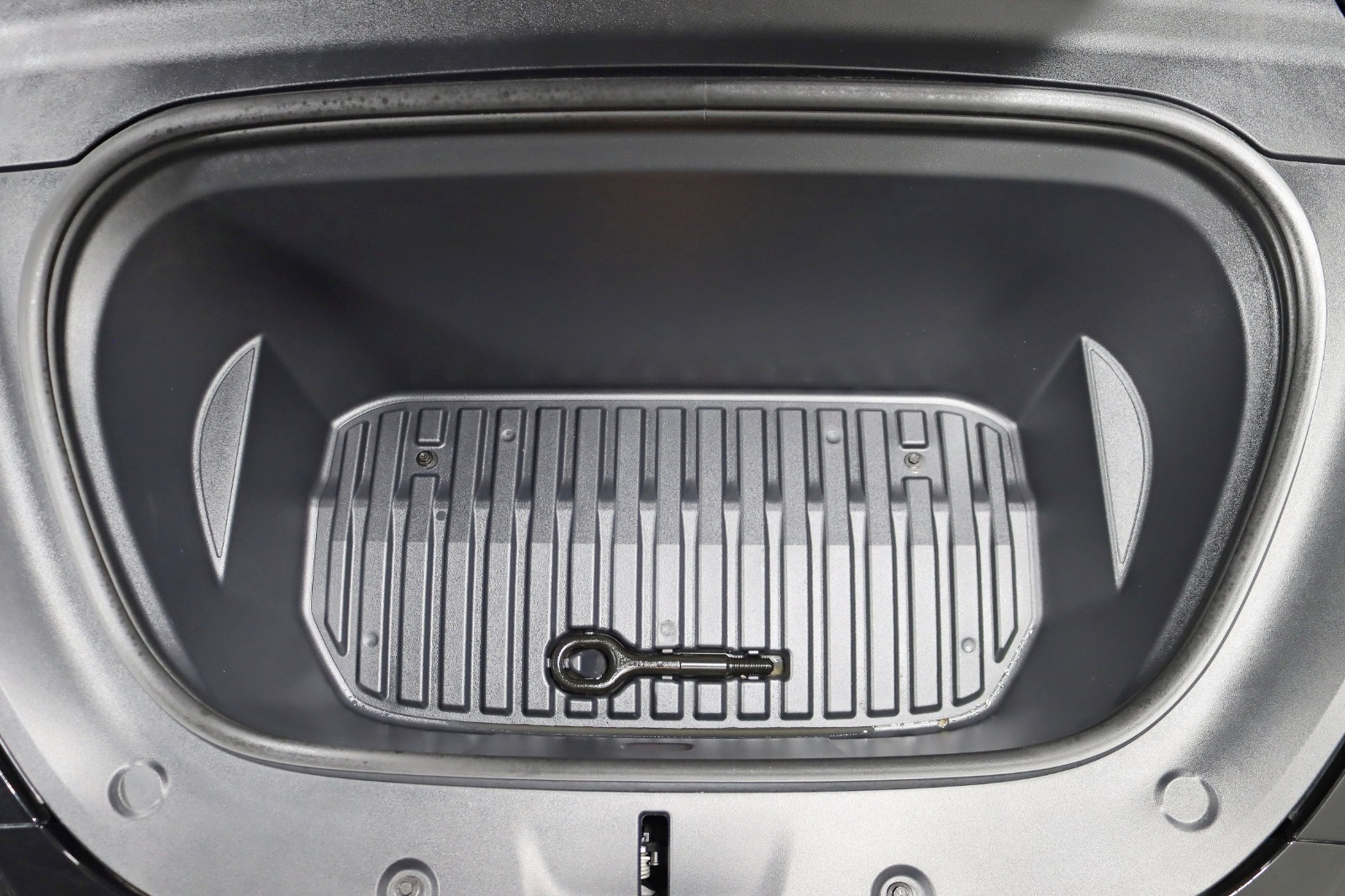 2024 TESLA MODEL Y - Image 41