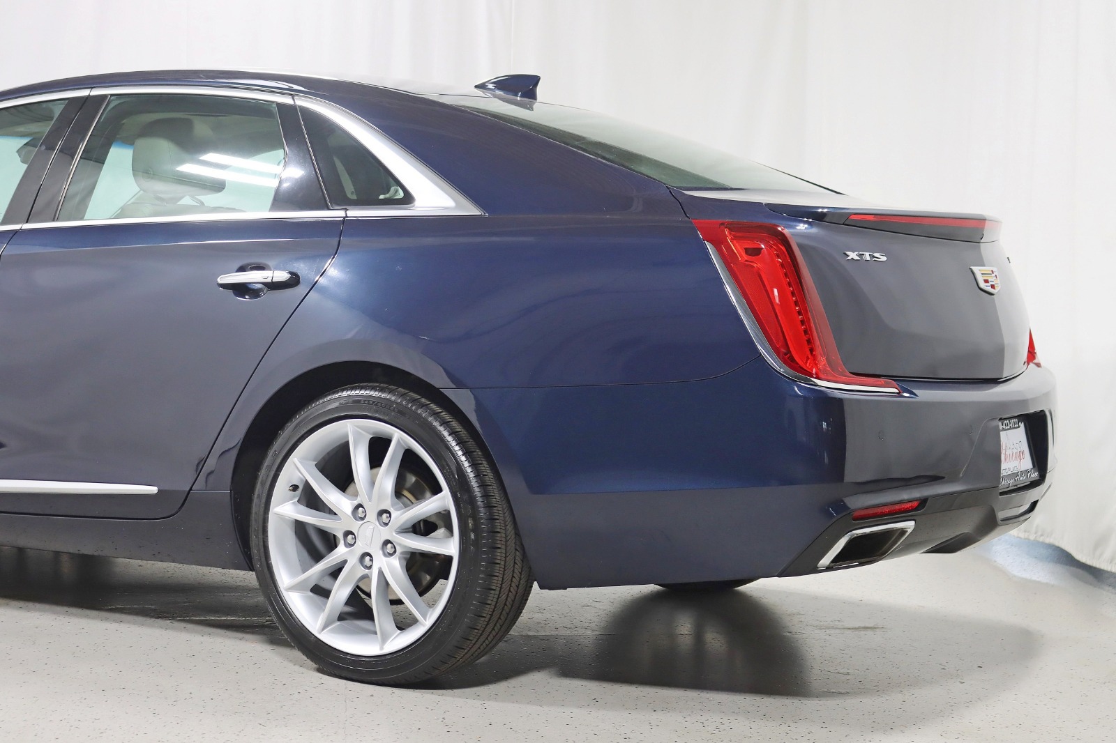 2018 CADILLAC XTS - Image 11