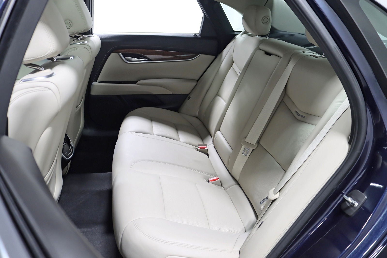 2018 CADILLAC XTS - Image 29