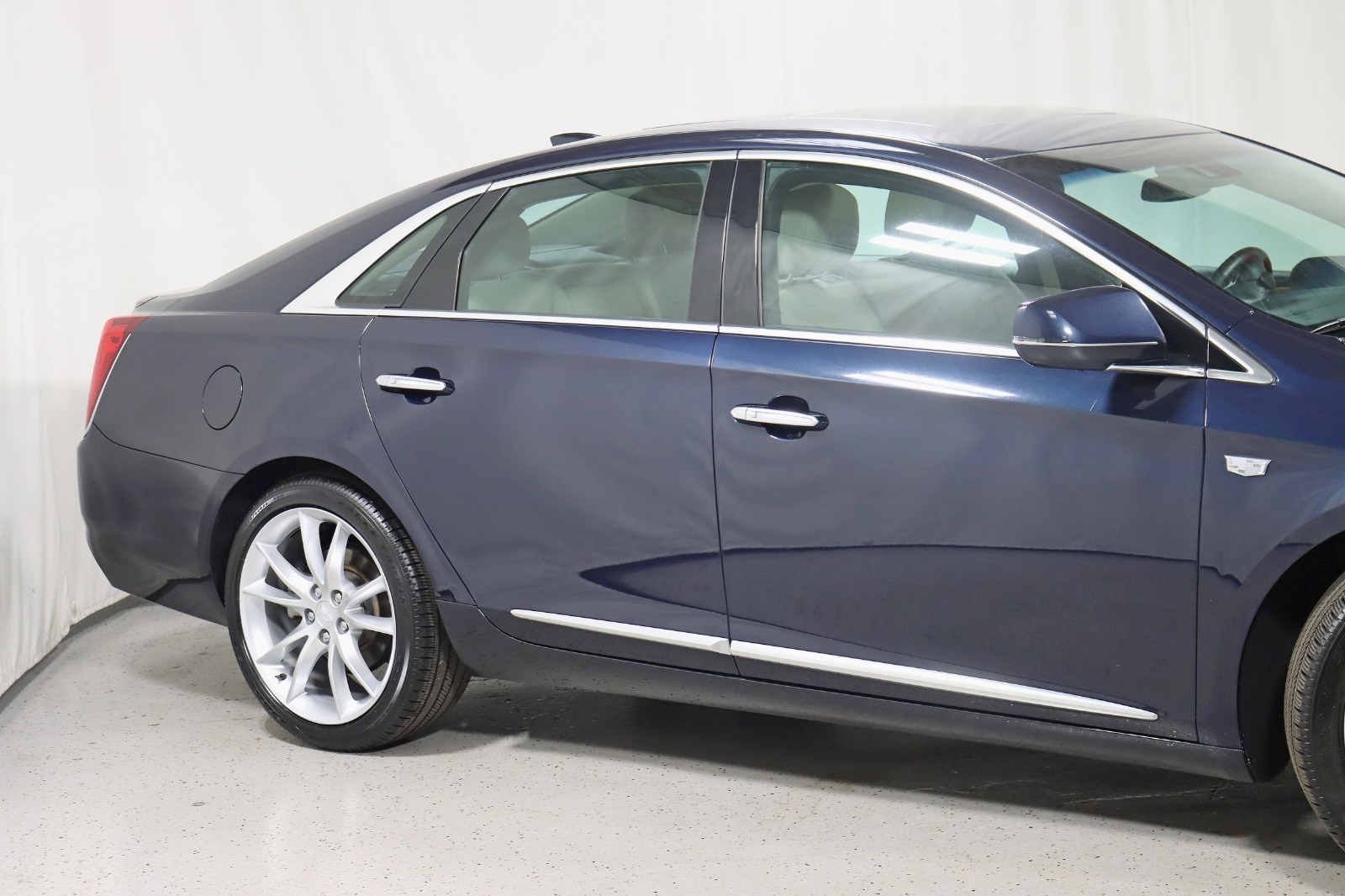 2018 CADILLAC XTS - Image 4