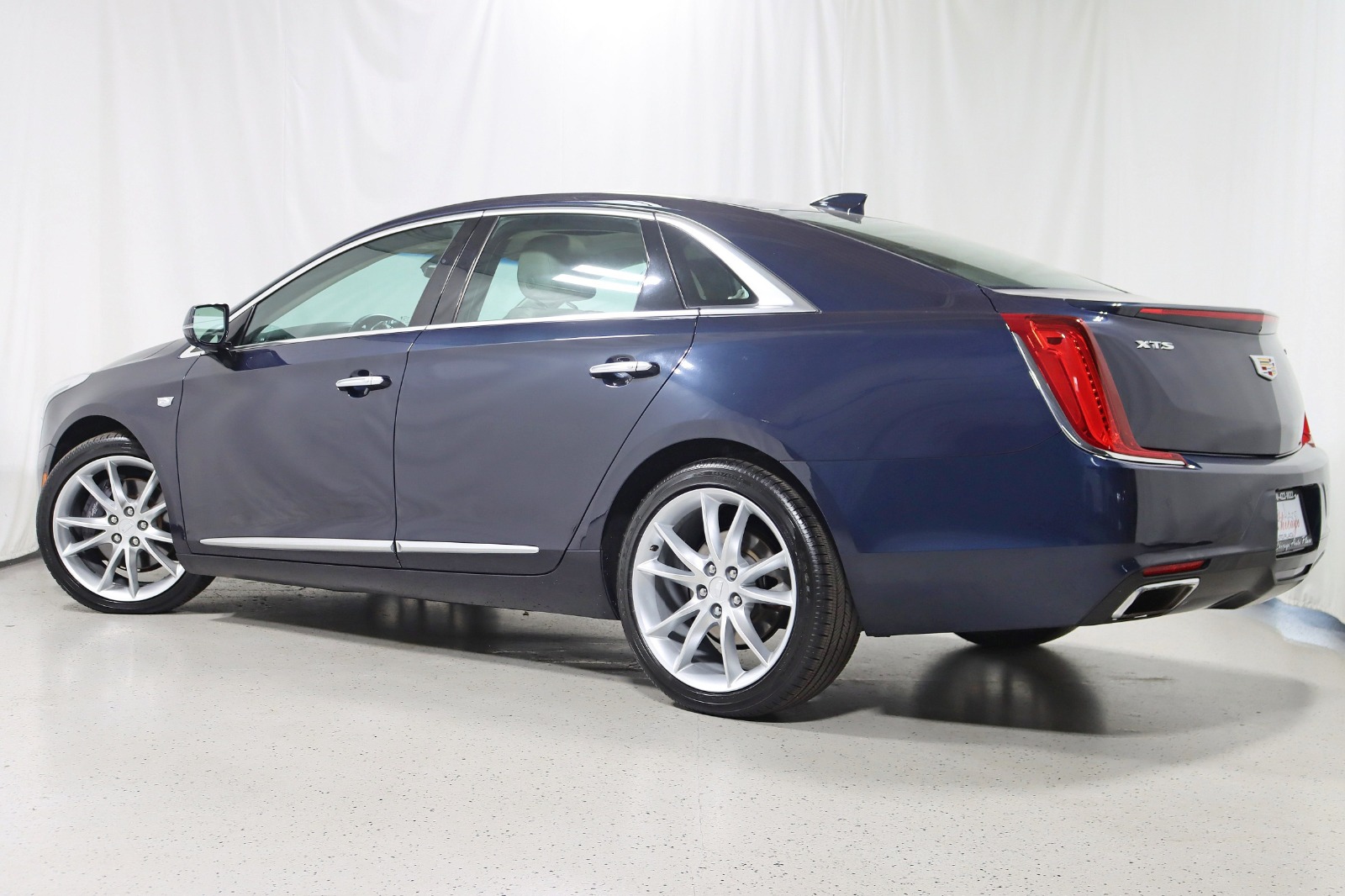 2018 CADILLAC XTS - Image 10