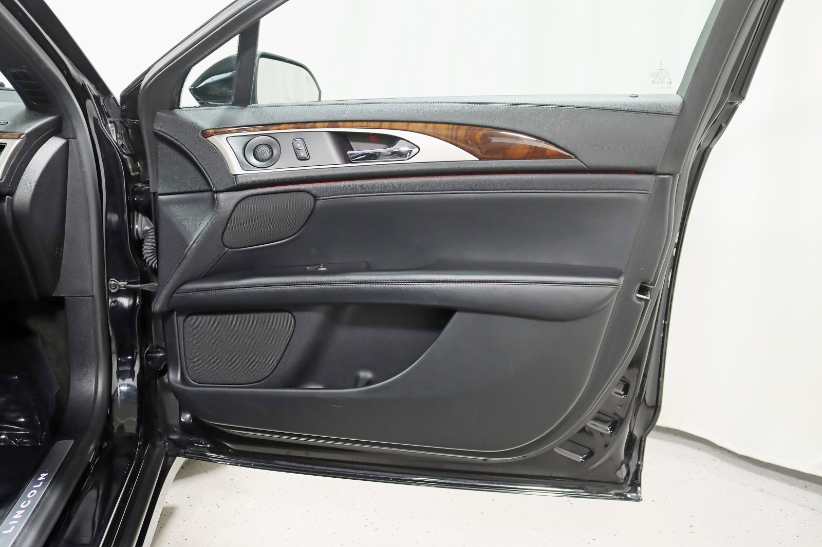 2020 LINCOLN MKZ - Image 33