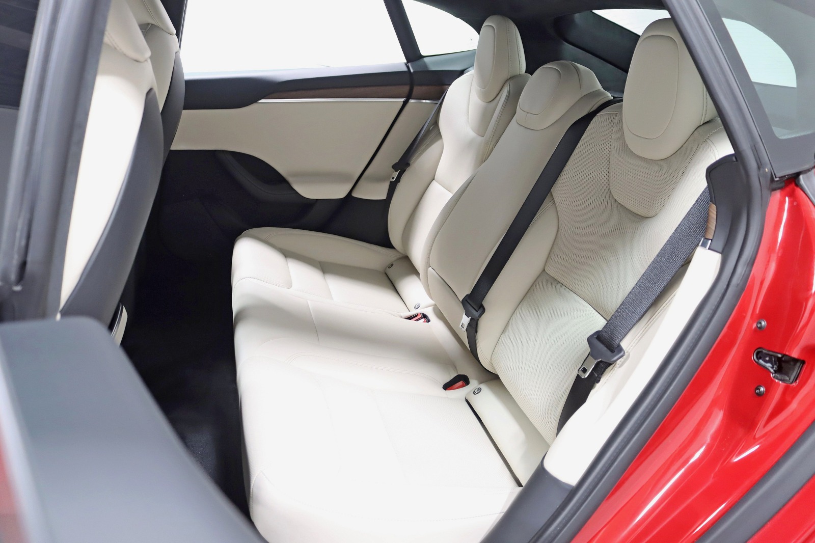 2022 TESLA MODEL S - Image 30