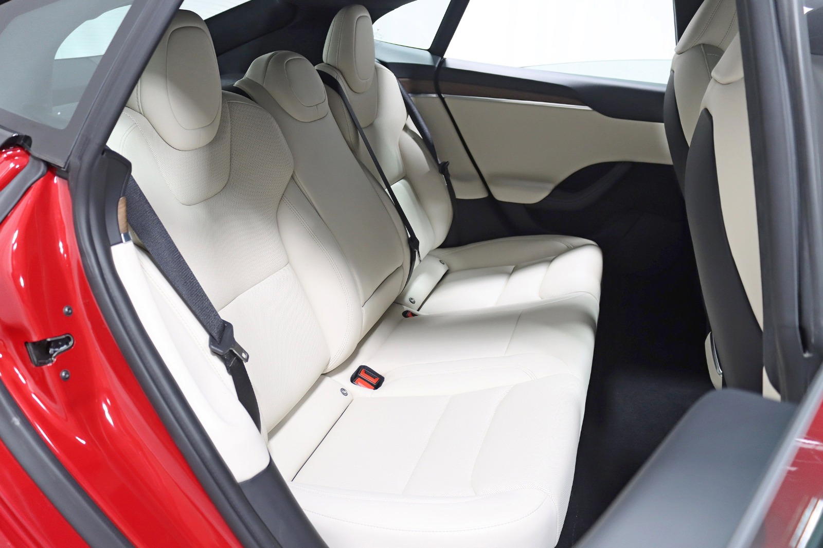 2022 TESLA MODEL S - Image 31