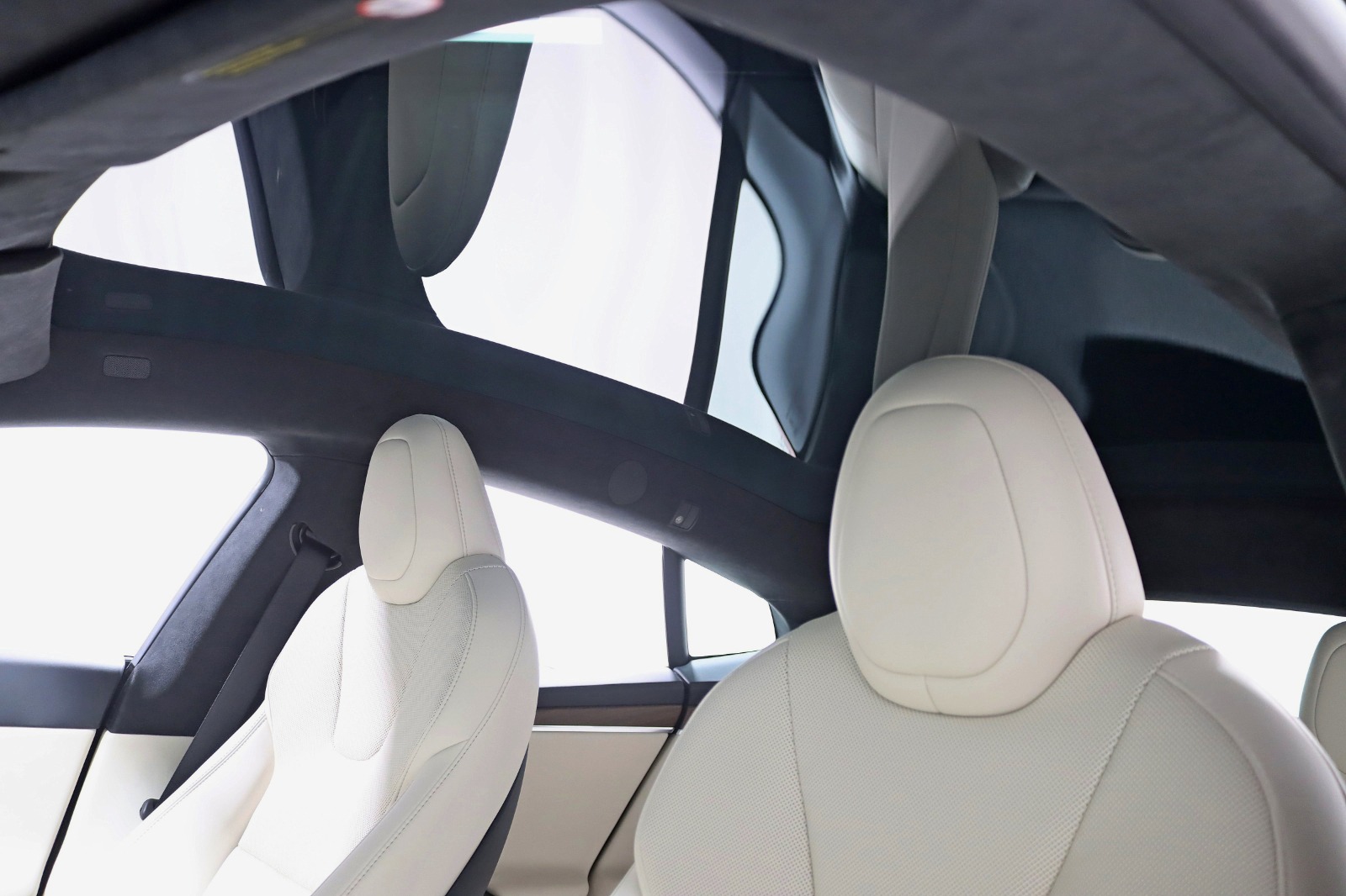 2022 TESLA MODEL S - Image 32