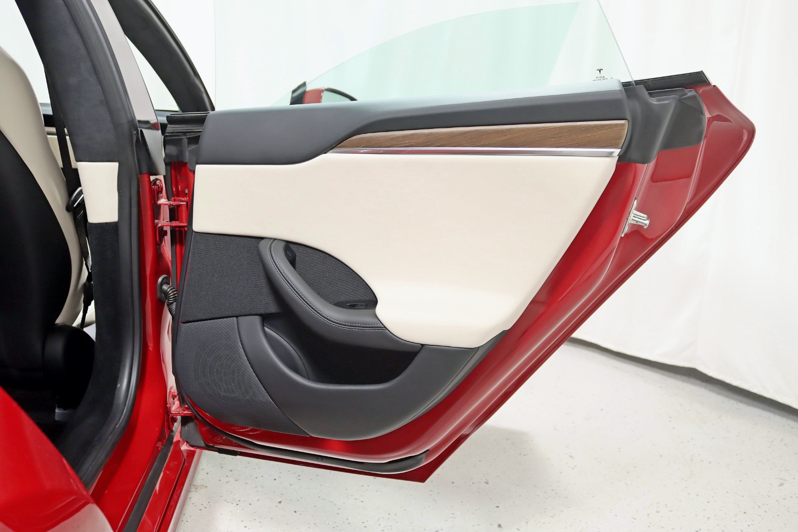 2022 TESLA MODEL S - Image 37