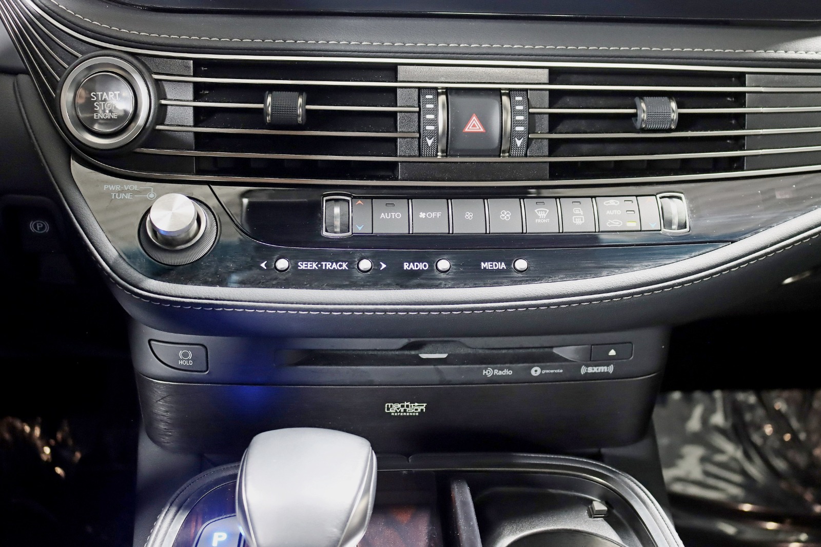 2021 LEXUS LS - Image 24