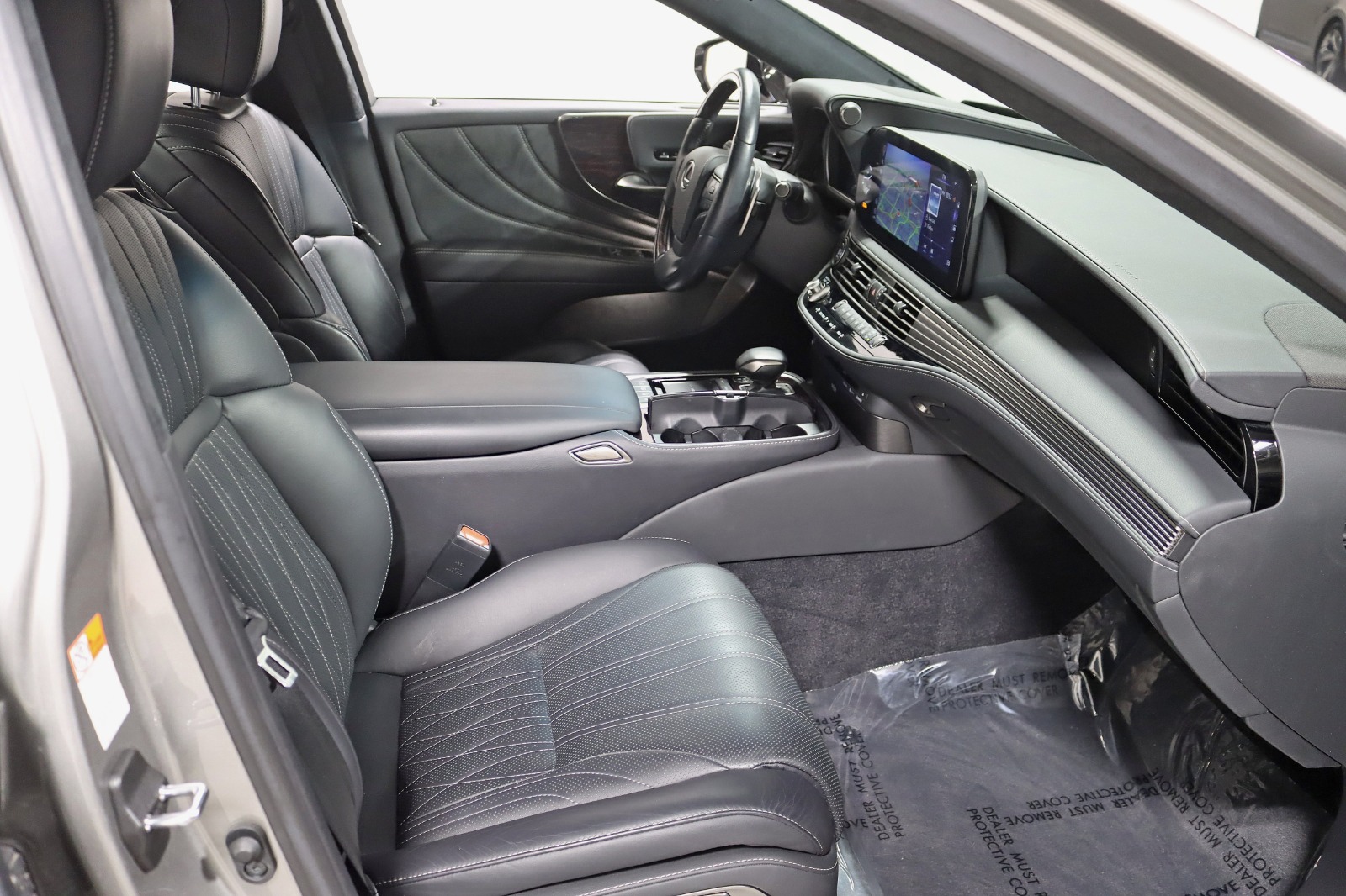 2021 LEXUS LS - Image 33