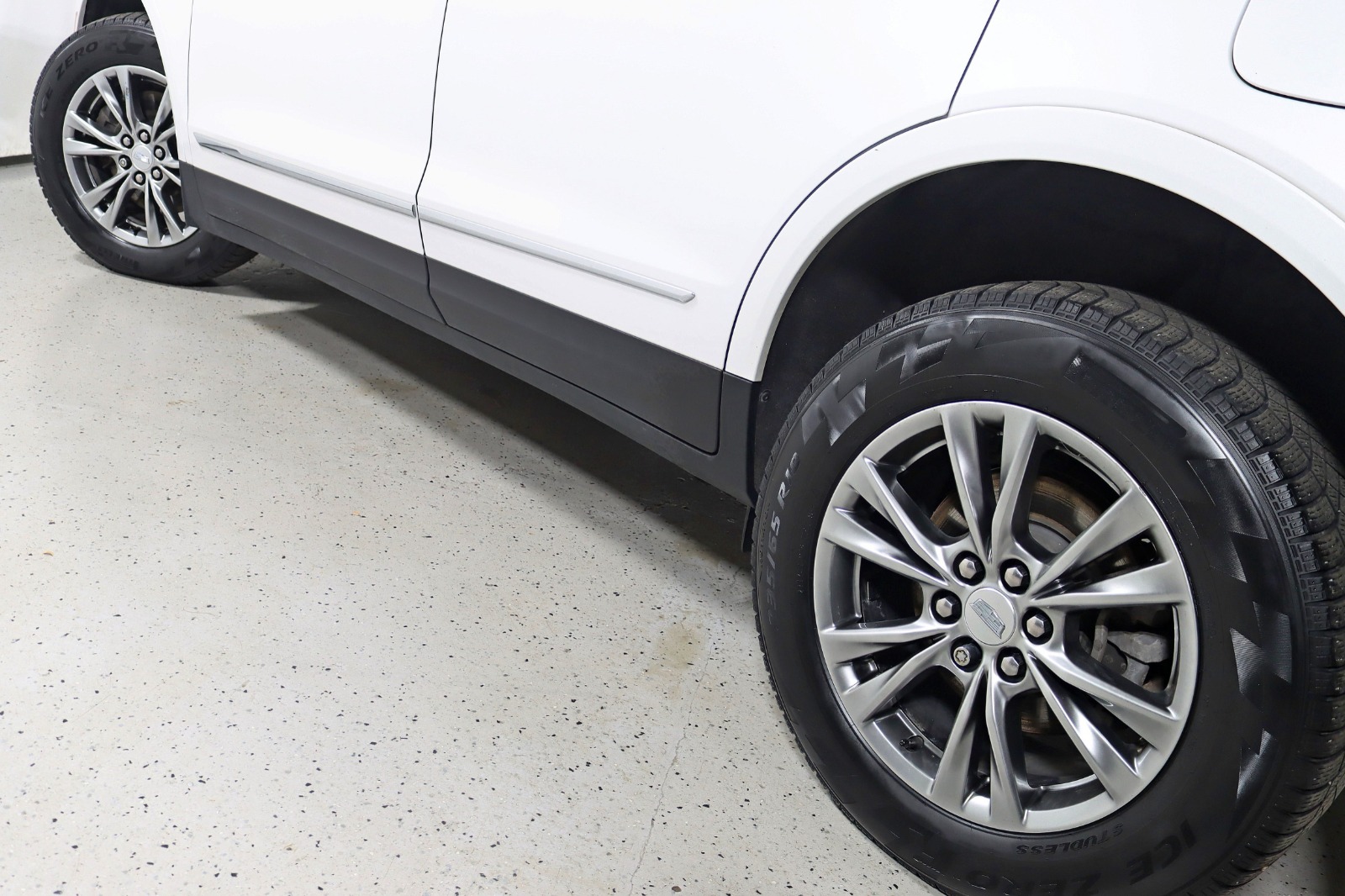 2021 CADILLAC XT5 - Image 13