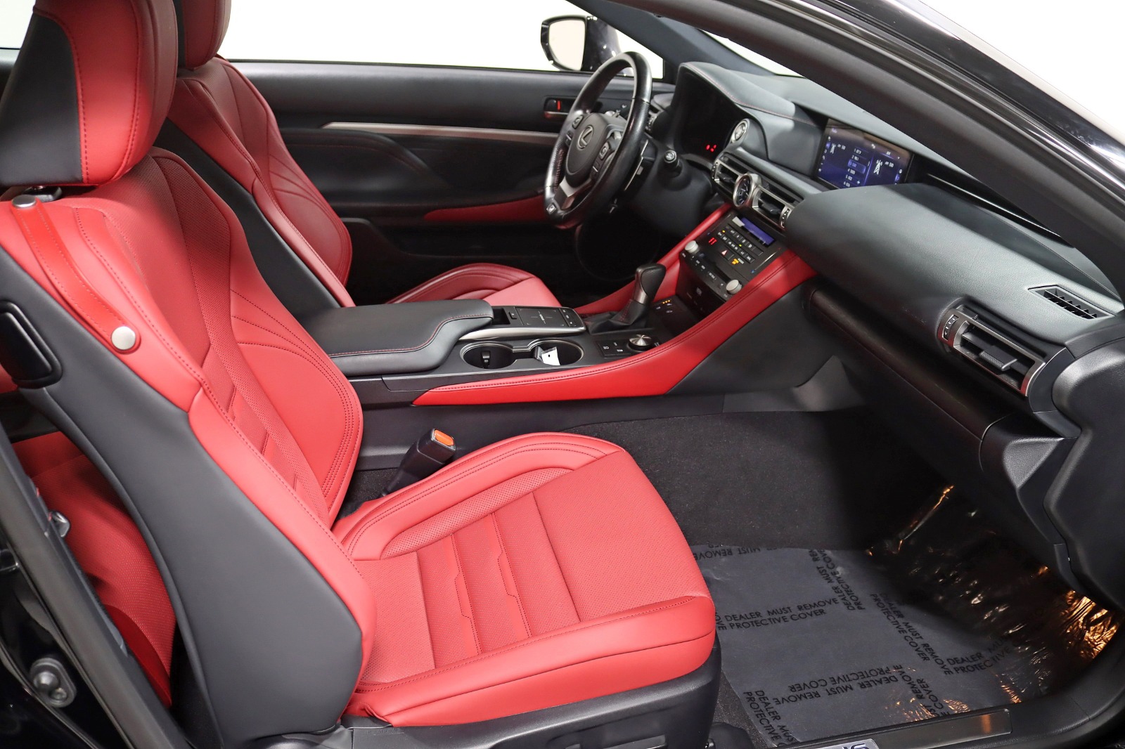 2022 LEXUS RC - Image 32