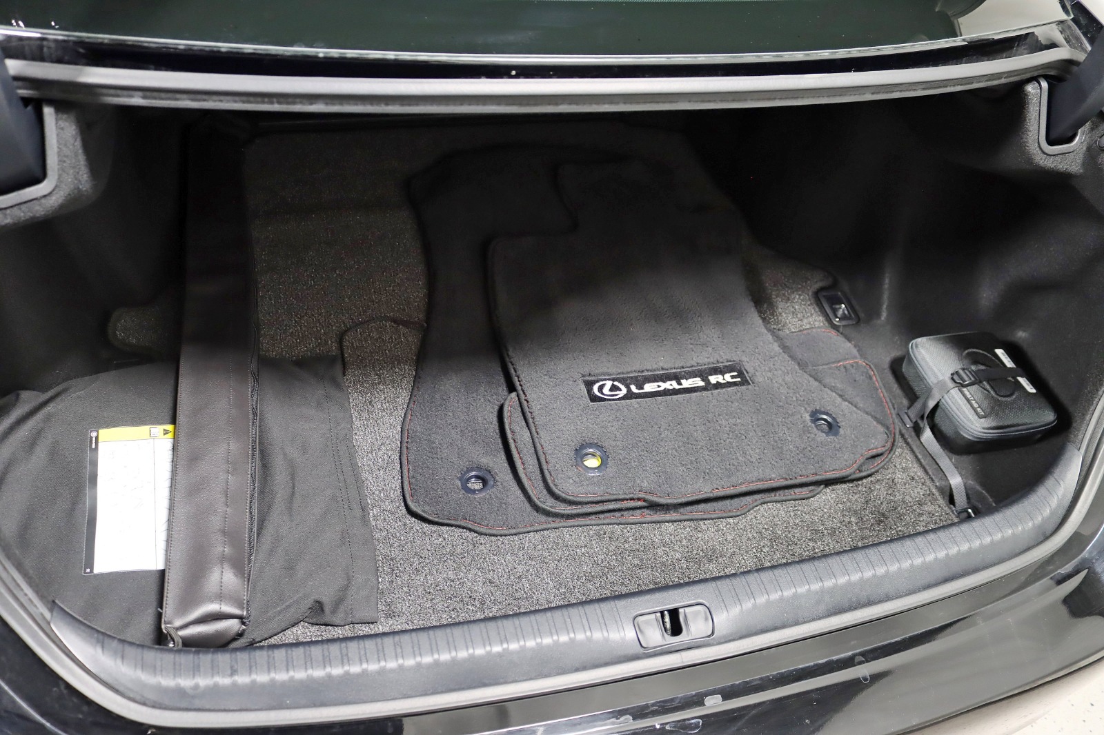 2022 LEXUS RC - Image 35