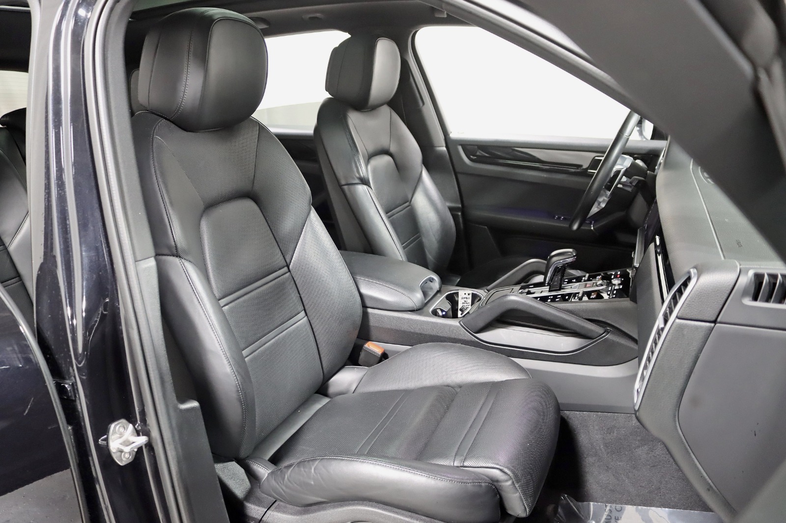 2020 PORSCHE CAYENNE - Image 27