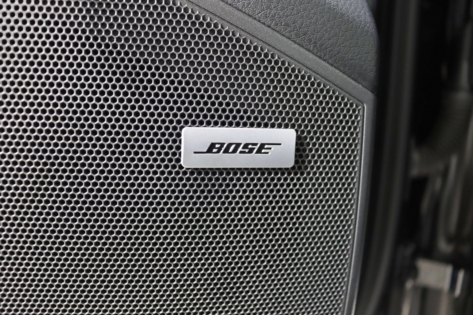 2020 PORSCHE CAYENNE - Image 32