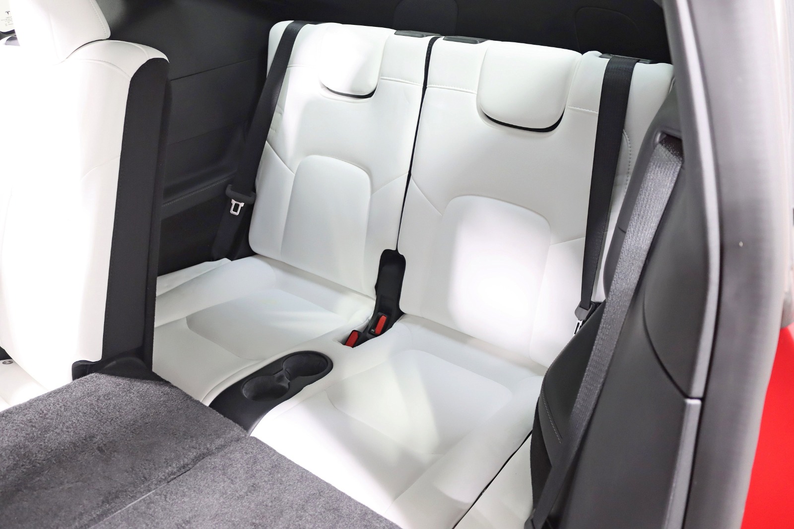 2023 TESLA MODEL Y - Image 32