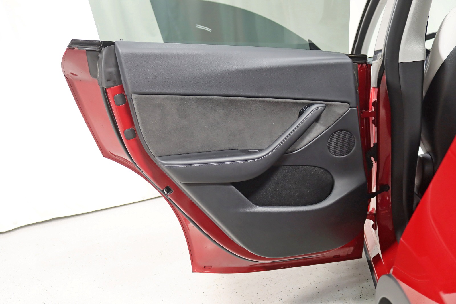 2023 TESLA MODEL Y - Image 37