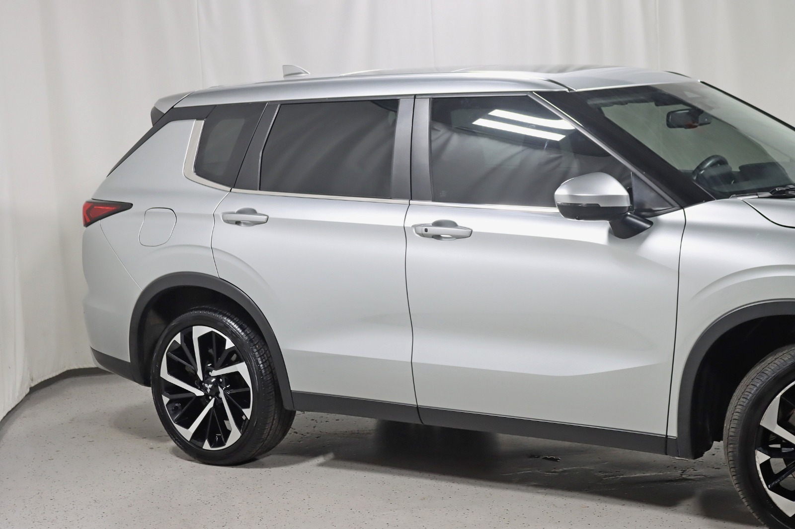 2022 MITSUBISHI OUTLANDER - Image 4
