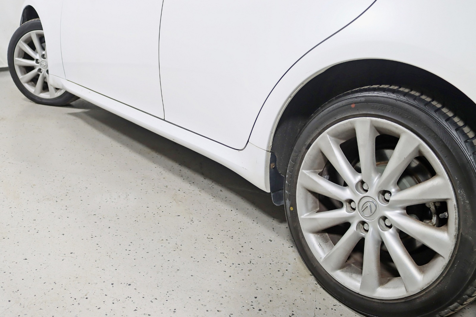 2010 LEXUS IS - Image 13