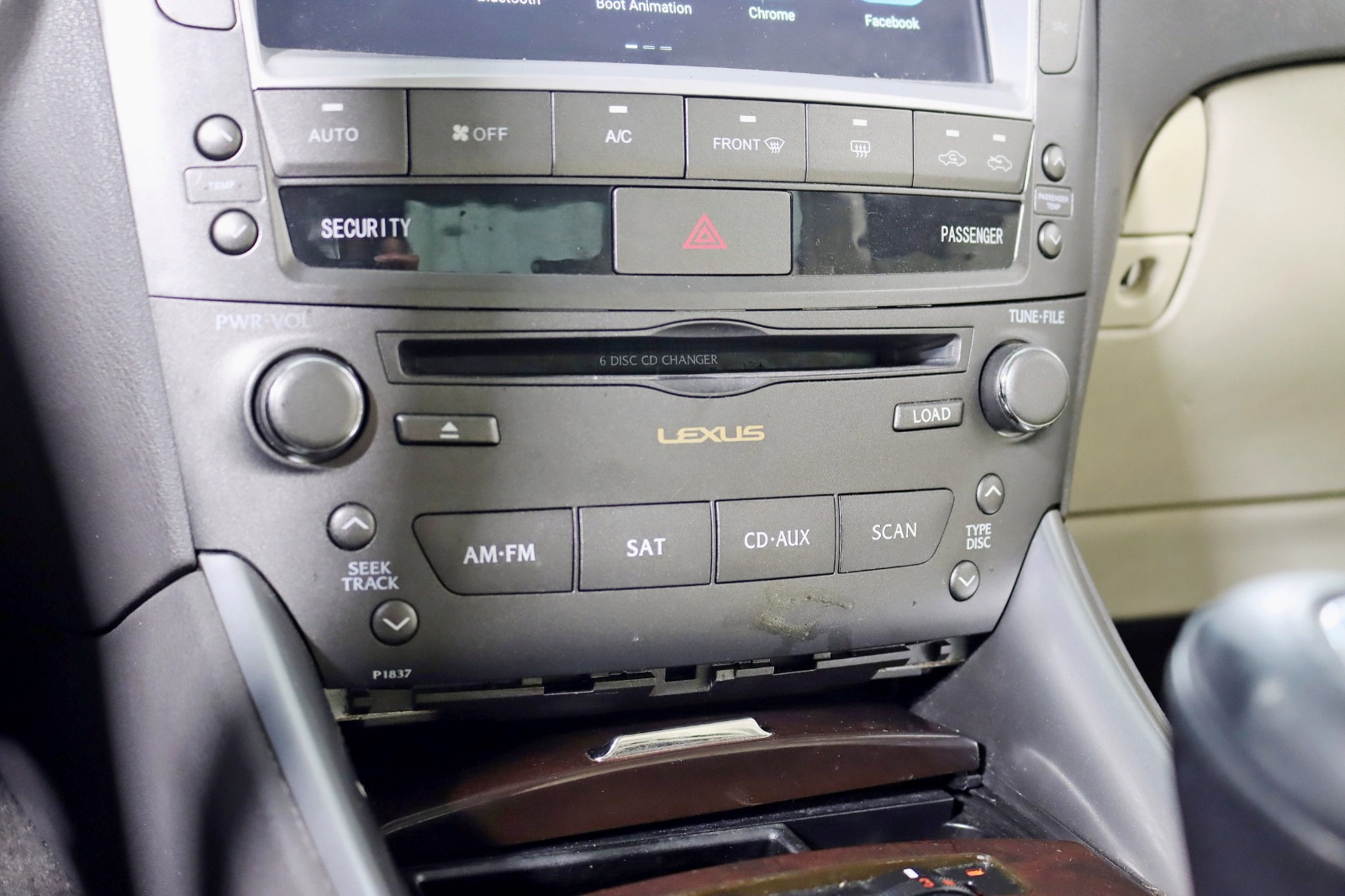 2010 LEXUS IS - Image 20