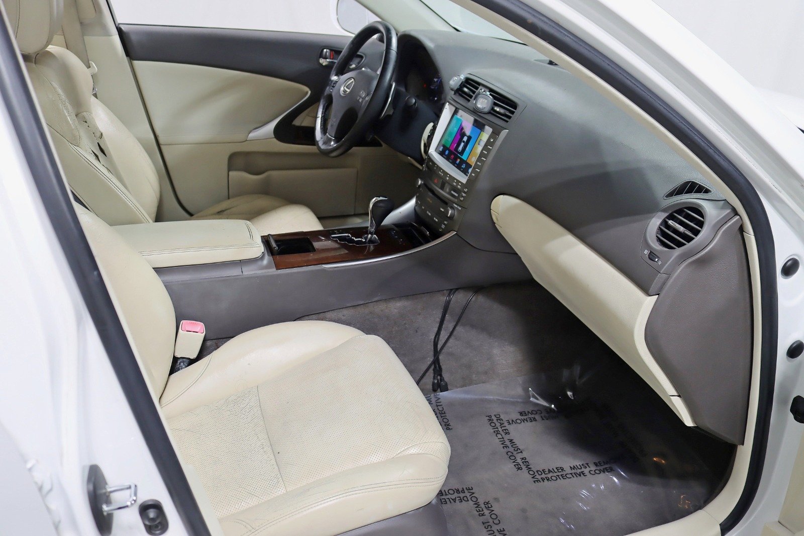 2010 LEXUS IS - Image 27