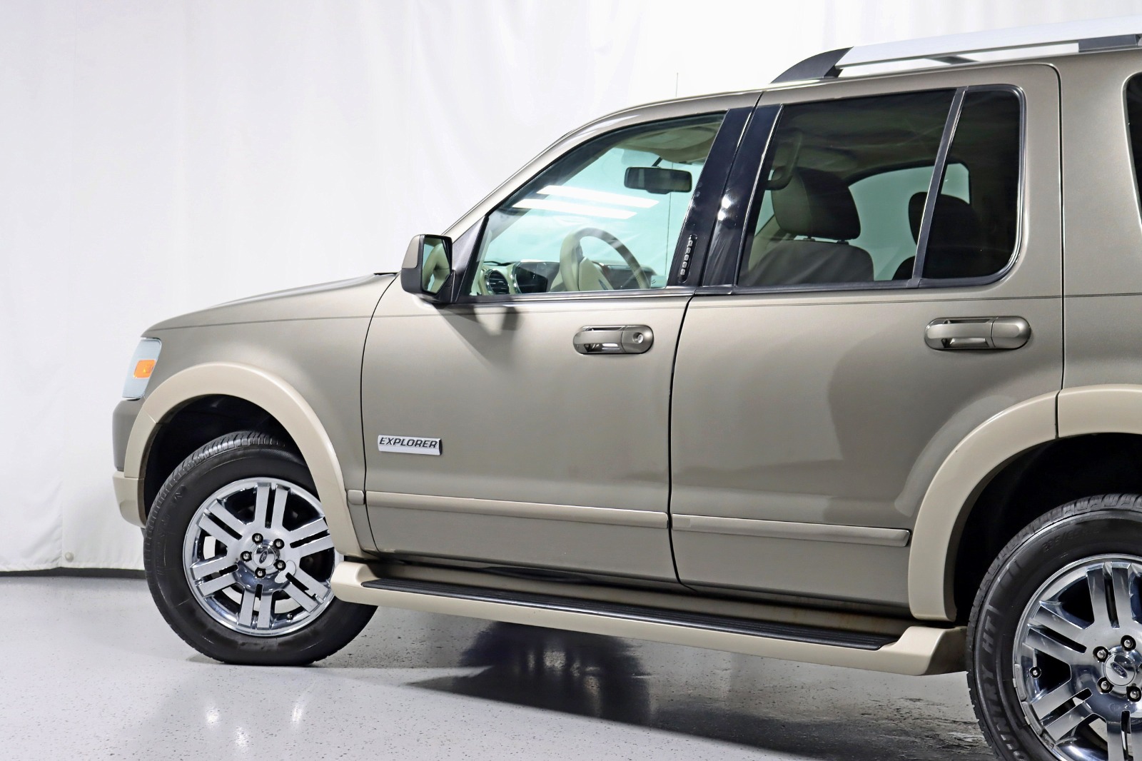 m*z様 00s Eddie Bauer real leather car co Used 2006 Ford Explorer Eddie Bauer For Sale (Sold