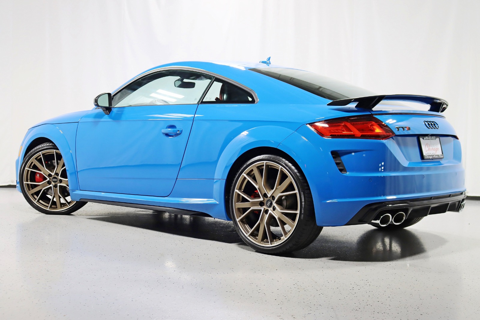 AUDI別注looks mart製 AUDI TTS Audi TTS Memorial Edition Commemorates Final Run For