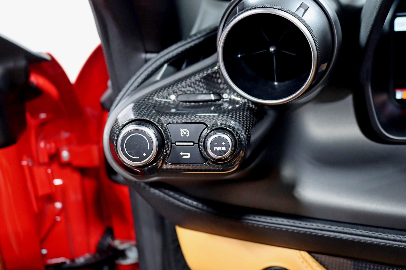 2023 FERRARI F8 - Image 29