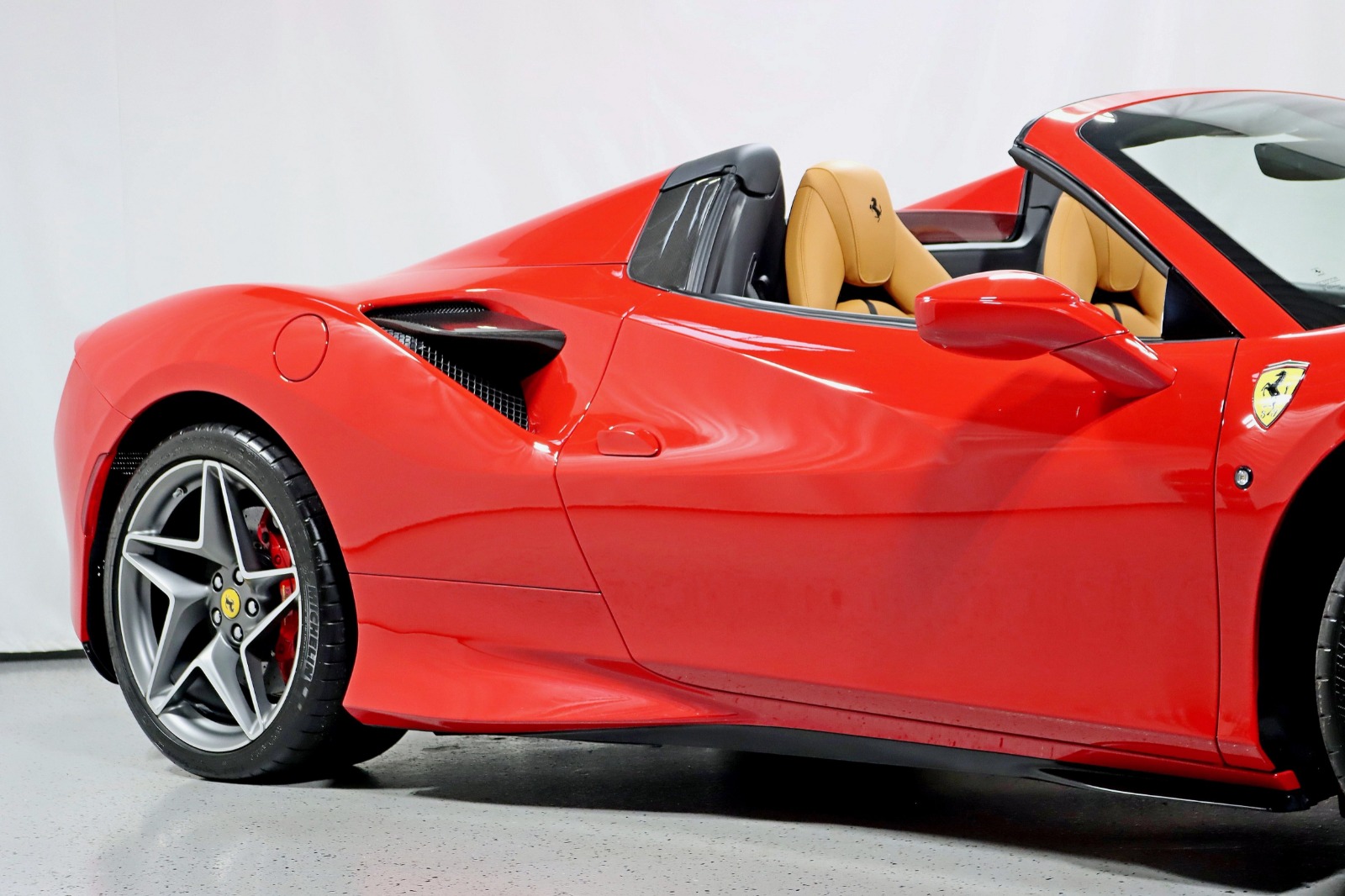 2023 FERRARI F8 - Image 8