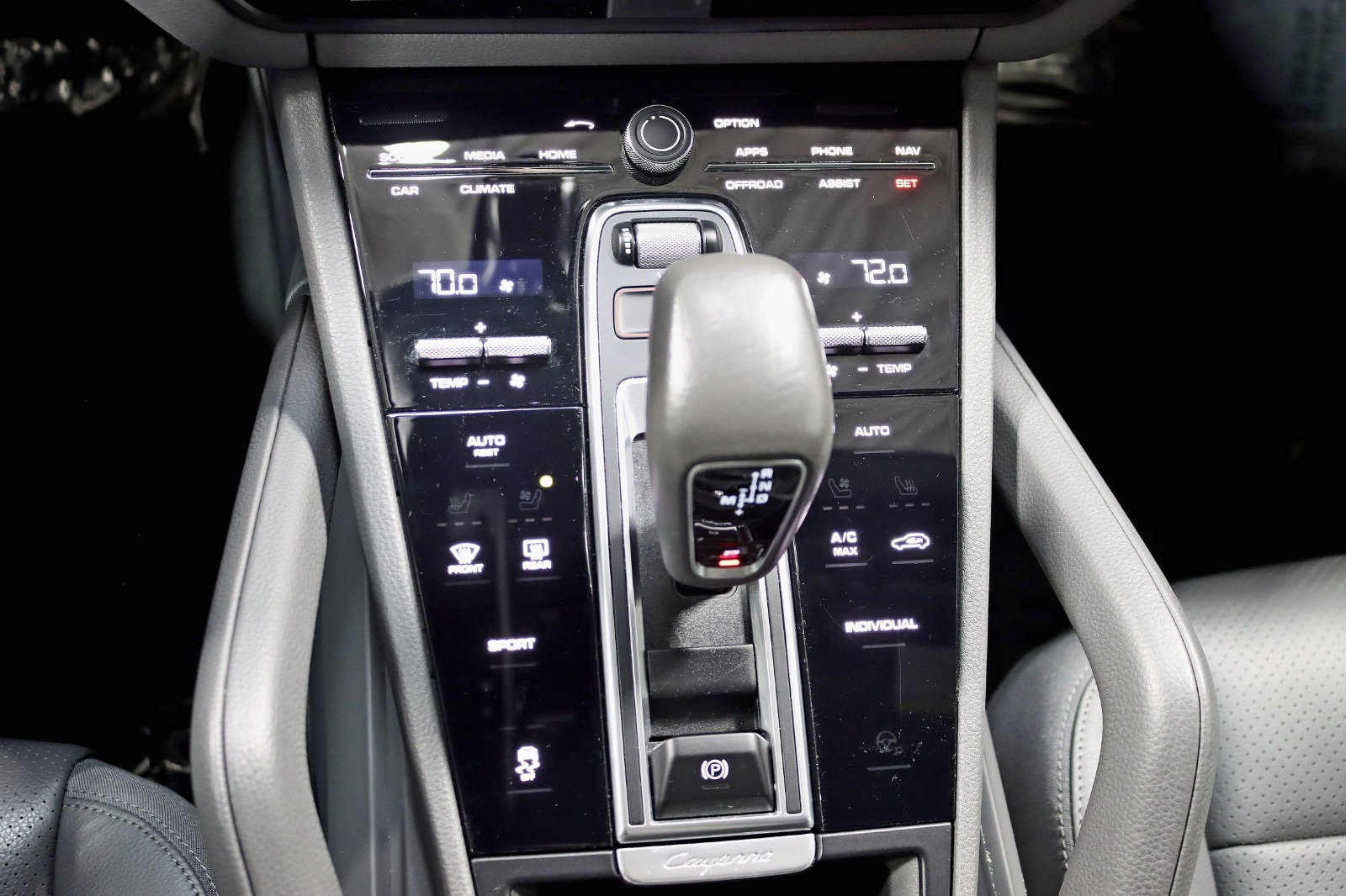 2021 PORSCHE CAYENNE - Image 24