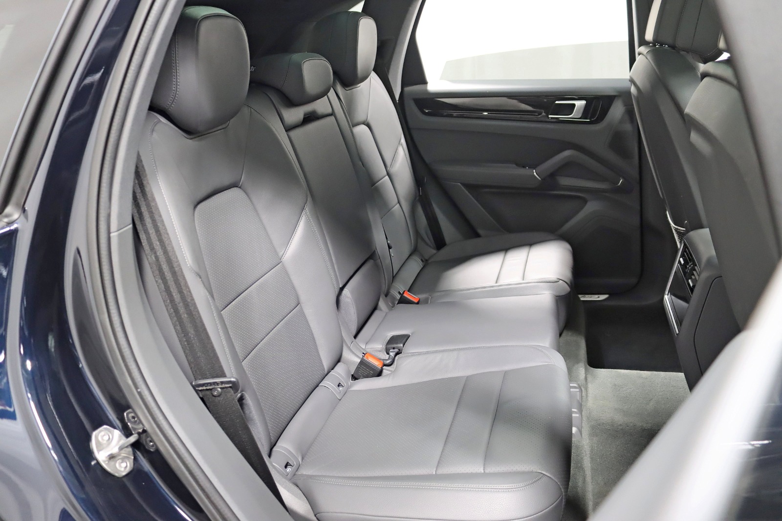 2021 PORSCHE CAYENNE - Image 28