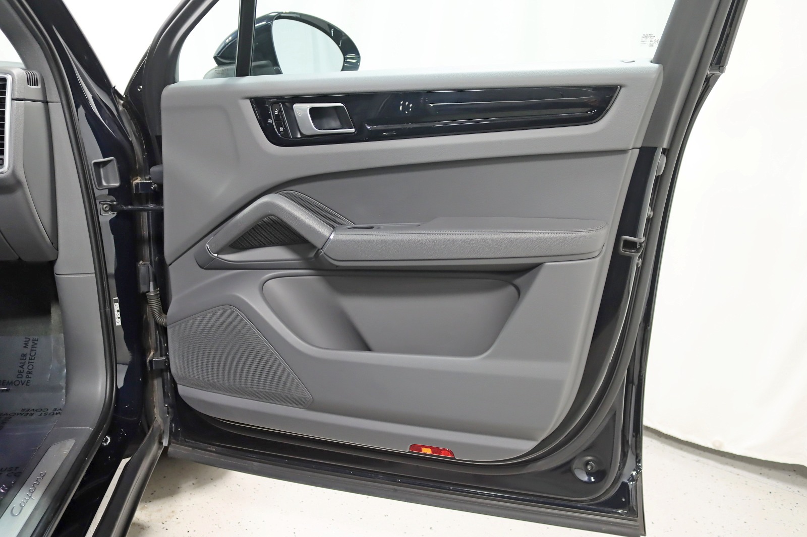 2021 PORSCHE CAYENNE - Image 32