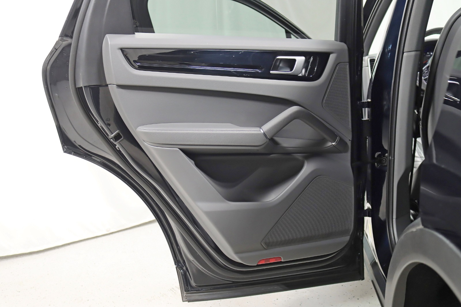 2021 PORSCHE CAYENNE - Image 33