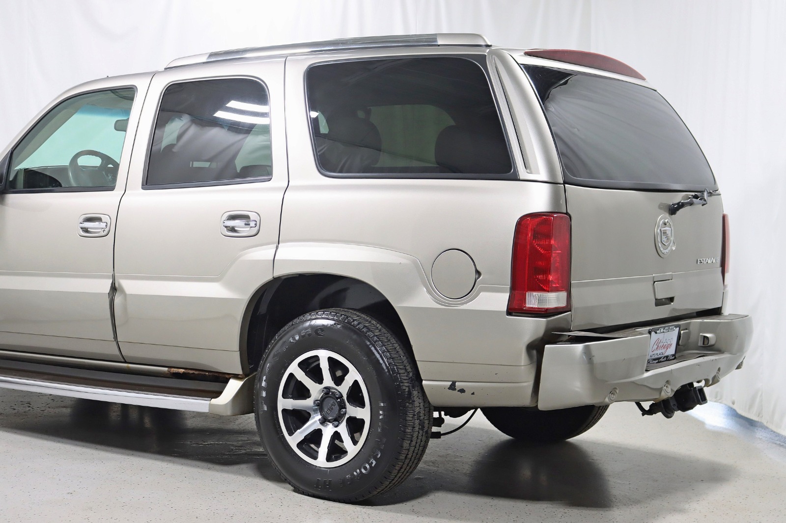 2002 Cadillac Escalade Luxury photo 9